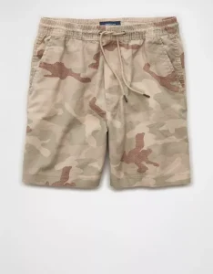 Man wearing AE 7 inch Lived-In Trekker Shorts with casual summer streetwear outfit styling